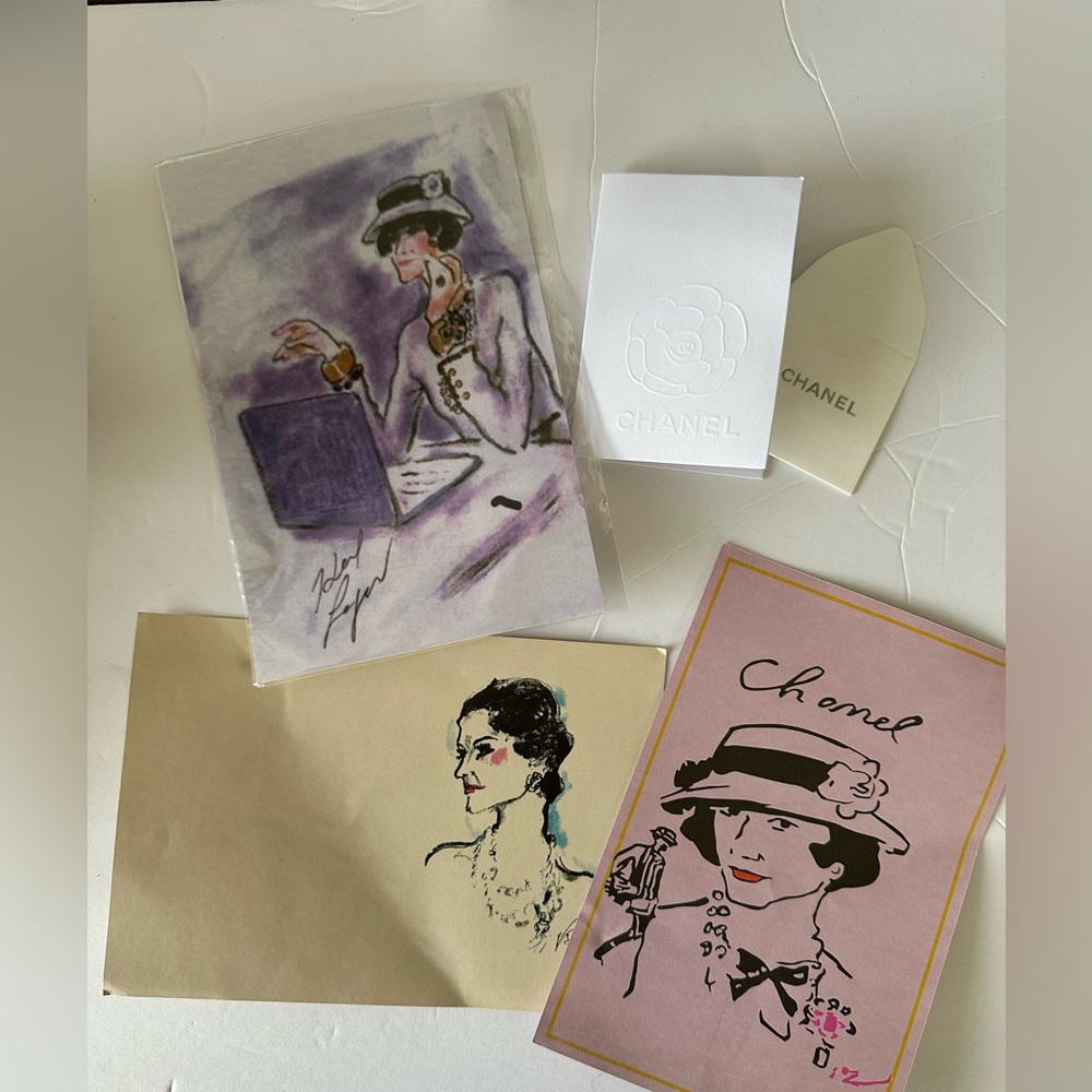 Chanel‎ Art Paper Print Set